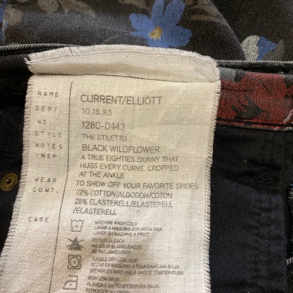 CURRENT/ELLIOTT Black, w/ maroon, white, blue, floral patterned jeans, size 27 - Picture 5 of 7